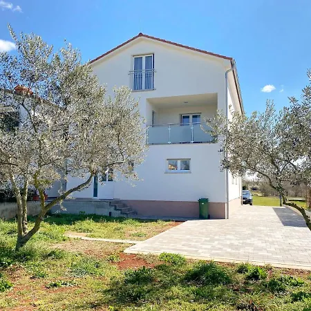 Sofia A4 Dole Apartment